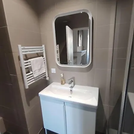 Etage 2 Sur Cour Aux Chartrons Avec Climatisation Apartment