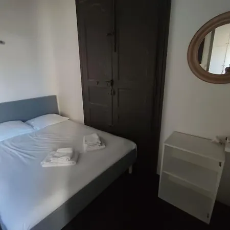 Etage 2 Sur Cour Aux Chartrons Avec Climatisation * 보르도