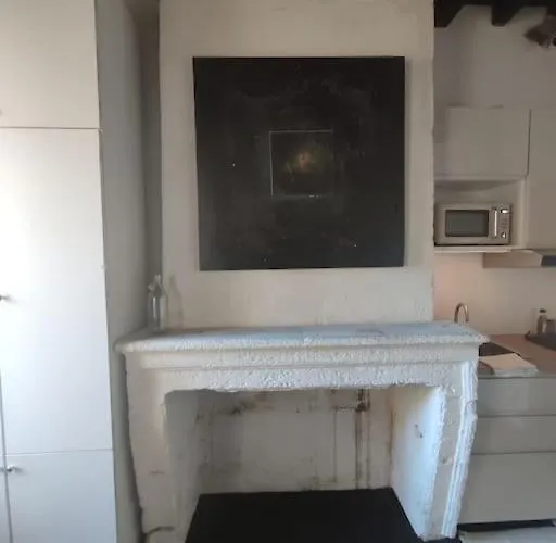 Etage 2 Sur Cour Aux Chartrons Avec Climatisation *