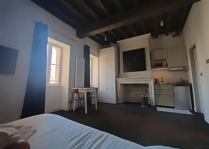 Apartment Etage 2 Sur Cour Aux Chartrons Avec Climatisation