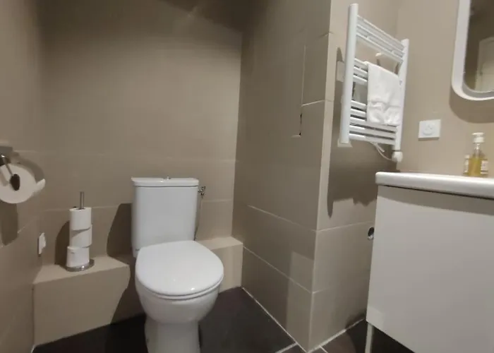 Etage 2 Sur Cour Aux Chartrons Avec Climatisation Apartment Bordeaux