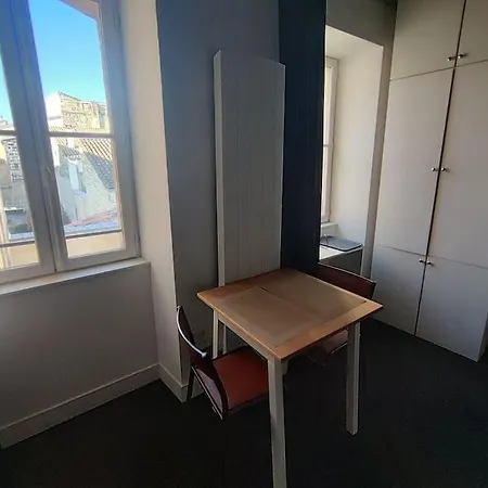 Etage 2 Sur Cour Aux Chartrons Avec Climatisation