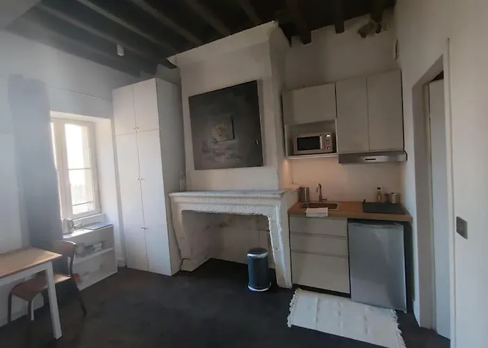 Etage 2 Sur Cour Aux Chartrons Avec Climatisation Lägenhet